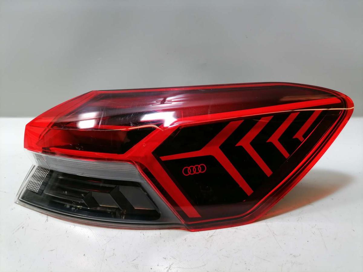 Audi Q4 eTron original R&uuml;cklicht R&uuml;ckleuchte Schlussleuchte rechts Bj.2022